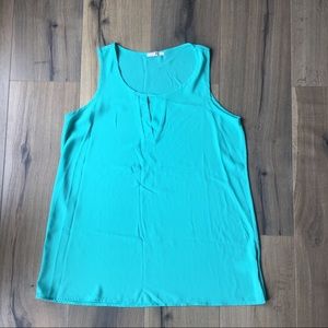 🌸 3/$20 PLEIONE Sleeveless Blouse with V Cutout